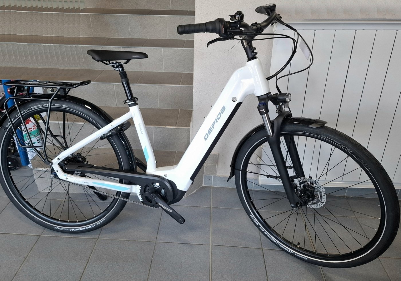 Gepida Bonum Edge Nexus fehér 46cm kerékpár