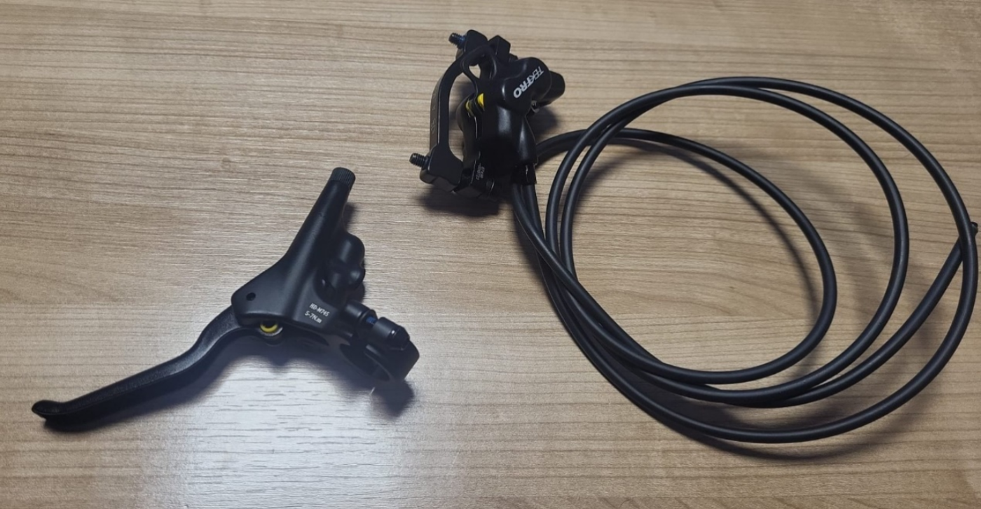 Tektro HD-M745 4 dugattyús hátsó tárcsafék