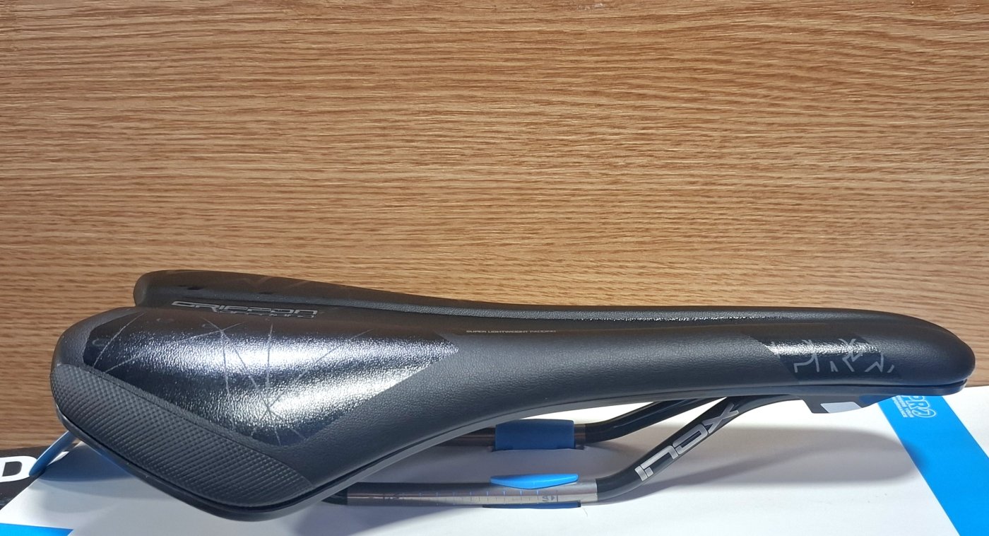 NYEREG PRO GRIFFON MTB NEMESACÉL SÍN FEKETE 132MM