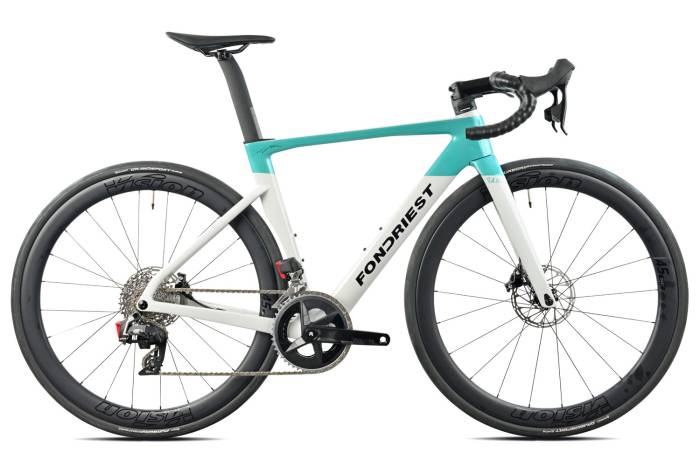 Kerékpár Fondriest GAND SHIMANO 105, fekete, 54-es vázméret, FULCRUM RACING 800 DB 38MM kerékkel, mechanikus tárcsafékkel, 2x12 sebességes