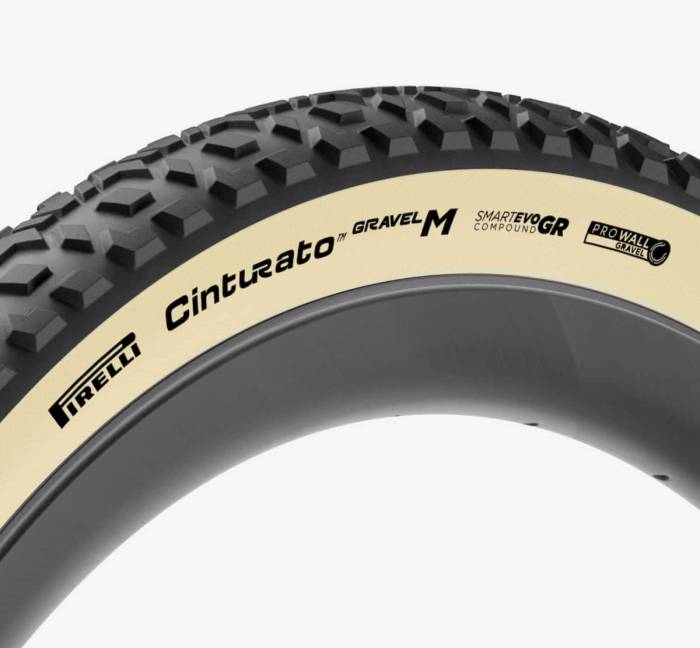 Külső Pirelli Cinturato™ GRAVEL M Retro HP-line TLR 40-622 120 TPI nyers gumi/bézs oldal Made in Italy