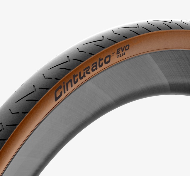 Külső Pirelli Cinturato™ EVO TLR CLASSIC 30-622 fekete/barna "Made in Italy"