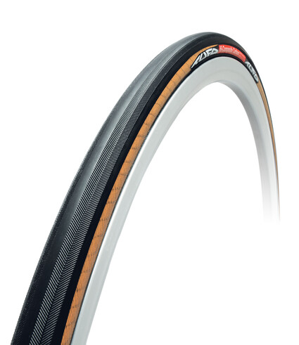 Szingó TUFO peremes CHi-Composite Carbon 28 23mm BEIGE/fekete 335gr. fekete 8-12 bar (115-175 p.s.i.)